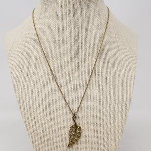 Avon SP Leaf Rhinestone Faux Diamond Pendant Chain Goldtone Necklace Vintage